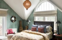 Современный дизайн спальной в ярких тонах